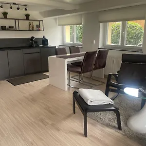 Extraschoen - Souterrain Apartment
